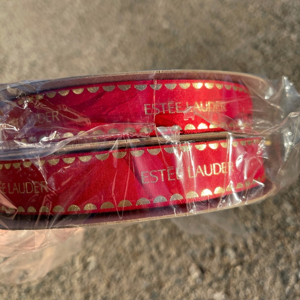 Estēe Lauder Ribbon